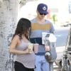 Rachel Bilson enceinte et son petit-ami Hayden Christensen achètent des smoothies à West Hollywood, le 6 octobre 2014.