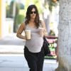 Rachel Bilson enceinte achète des smoothies à West Hollywood, le 6 octobre 2014.