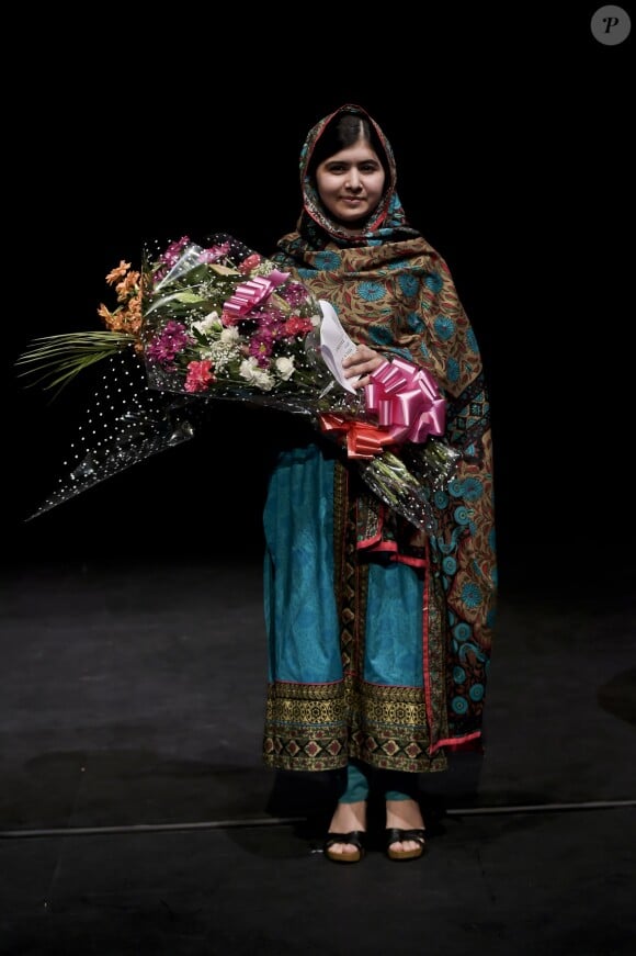 Malala Yousafzai, lauréate du prix Nobel de la paix, lors d'une conférence à Birmingham, le 10 octobre 2014