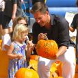 Michael Weatherly, accompagné de sa femme Bojana et leur fille Olivia ont fait leurs emplettes chez Mr. Bones Pumpkin Patch à West Hollywood, le 12 octobre 2014 pour préparer Halloween
