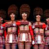 Le 9 octobre 2014, sur la scène de leur cabaret, les danseuses du Crazy Horse, habillées par le chocolatier Patrice Chapon, essayaient leur nouveau costume en chocolat en vue de leur participation au Salon du Chocolat.