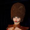 Le 9 octobre 2014, sur la scène de leur cabaret, les danseuses du Crazy Horse, habillées par le chocolatier Patrice Chapon, essayaient leur nouveau costume en chocolat en vue de leur participation au Salon du Chocolat.