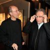 Philippe Geluck fait la démonstration des "Google Glass" à Michel Drucker - Vernissage de l'exposition "Tout L'Art Du Chat" de Philippe Geluck à la galerie Huberty-Breyne à Paris, le 14 octobre 2014.