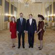Le roi Felipe VI et la reine Letizia d'Espagne étaient reçus au palais Noordeinde, à La Haye, par leurs amis et homologues le roi Willem-Alexander et la reine Maxima des Pays-Bas, le 15 octobre 2014.