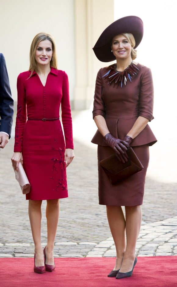 Letizia et Maxima, deux icônes glamour. Le roi Felipe VI et la reine Letizia d'Espagne étaient reçus au palais Noordeinde, à La Haye, par leurs amis et homologues le roi Willem-Alexander et la reine Maxima des Pays-Bas, le 15 octobre 2014.