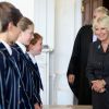 Camilla Parker Bowles, duchesse de Cornouailles, visitait le 15 octobre 2014 l'école Saint Ronan, à Hawkhurst, dans le Kent, ancienne école de son frère Mark Shand, décédé en avril 2014. Elle venait notamment y inaugurer un terrain de sport baptisé Shandy-Ba, surnom de son défunt frère.