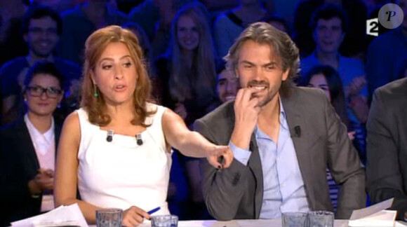 Léa Salamé et Aymeric Caron dans On n'est pas couché, le samedi 18 octobre 2014.