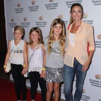 Denise Richards : Radieuse et relax pour un rare tapis rouge avec ses filles