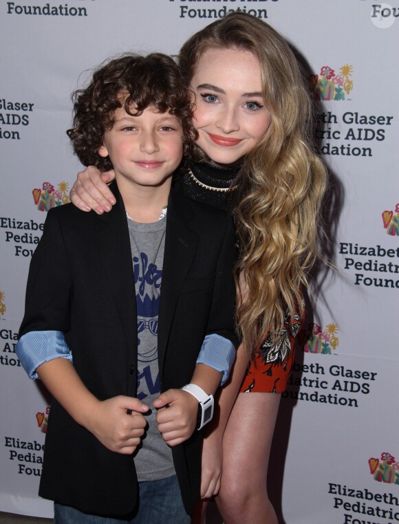 Sabrina Carpenter et August Maturo lors du 25ème gala annuel "A Time For Heroes" pour l'association "Elizabeth Glaser Pediatric AIDS" à Culver City, le 19 octobre 2014.