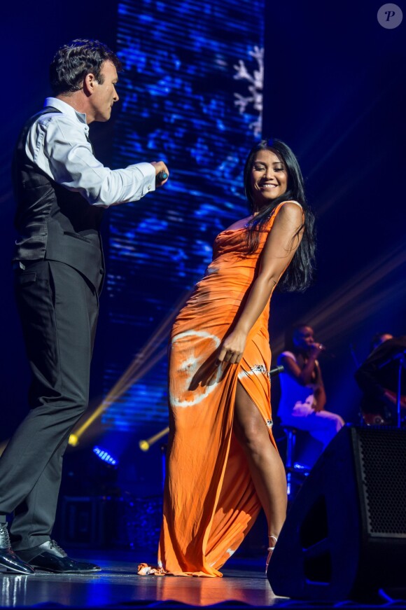 Exclusif - Anggun avec Tony Carreira en concert au Palais des Congrès de Paris, le 18 octobre 2014