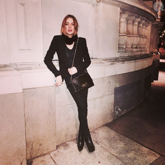Lindsay Lohan : total look black élégant et sexy à Londres, le 26 octobre 2014