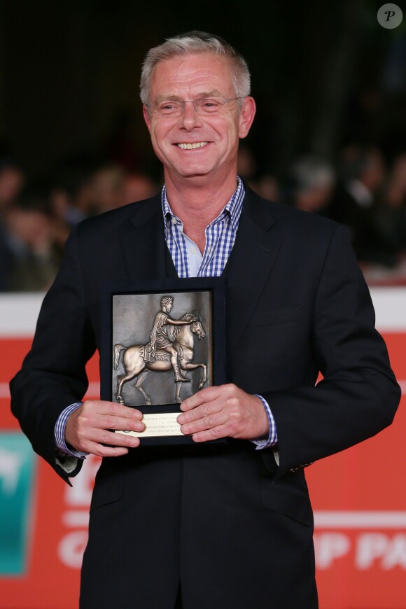 Stephen Daldry et son prix pour le film Favelas lors du Festival de Rome le 25 octobre 2014