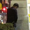 Exclusif - David Arquette urine contre un mur à la sortie d'un supermarché à Hollywood, le 19 octobre 2014.