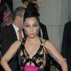 Lady Gaga quitte l'hôtel Bristol et va se promèner avec son chien Asia à Paris, le 1er novembre 2014.