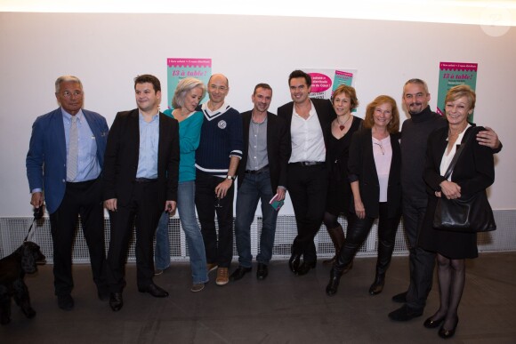 Jean-Marie Perier, Guillaume Musso, Tatiana de Rosnay, Bernard Werber, Franck Thilliez, Maxime Chattam, Agnes Ledig, Alexandra Lapierre, Gilles Legardinier et Françoise Bourdin - Sortie du livre "13 à table !" au profit des Restos du Cœur à la Maison des Métallos à Paris, le 4 novembre 2014.