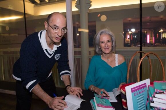 Bernard Werber et Tatiana de Rosnay - Sortie du livre "13 à table !" au profit des Restos du Cœur à la Maison des Métallos à Paris, le 4 novembre 2014.