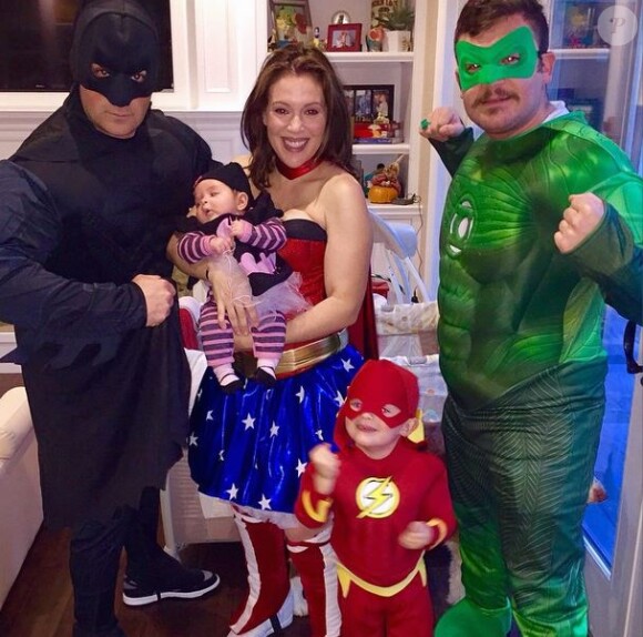 Alyssa Milano fête Halloween avec son fils Milo et sa fille Elizabella, le 31 octobre 2014