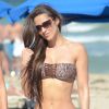 Exclusif - Anaïs Zanotti, irrésistible en bikini, se détend sur une plage de Miami. Le 6 décembre 2014.