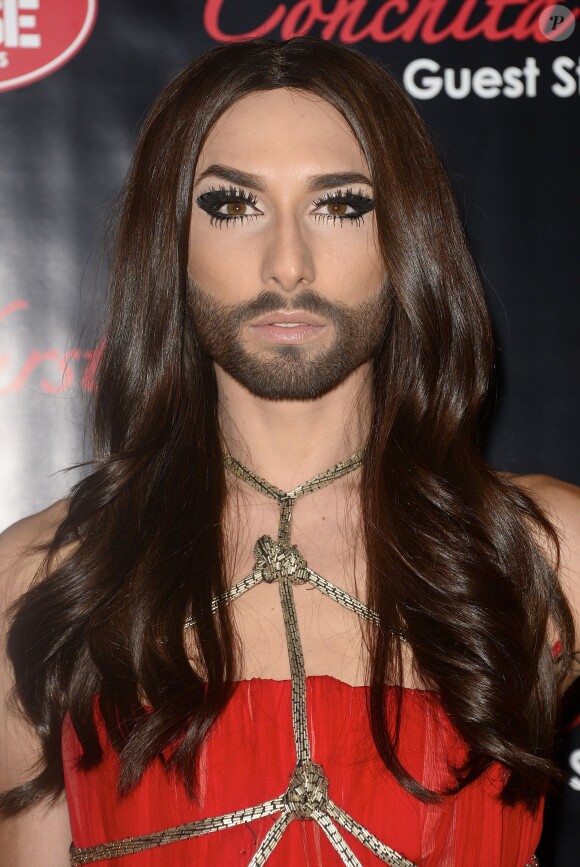 Conchita Wurst à la première de son show au Crazy Horse à Paris, le 9 novembre 2014.