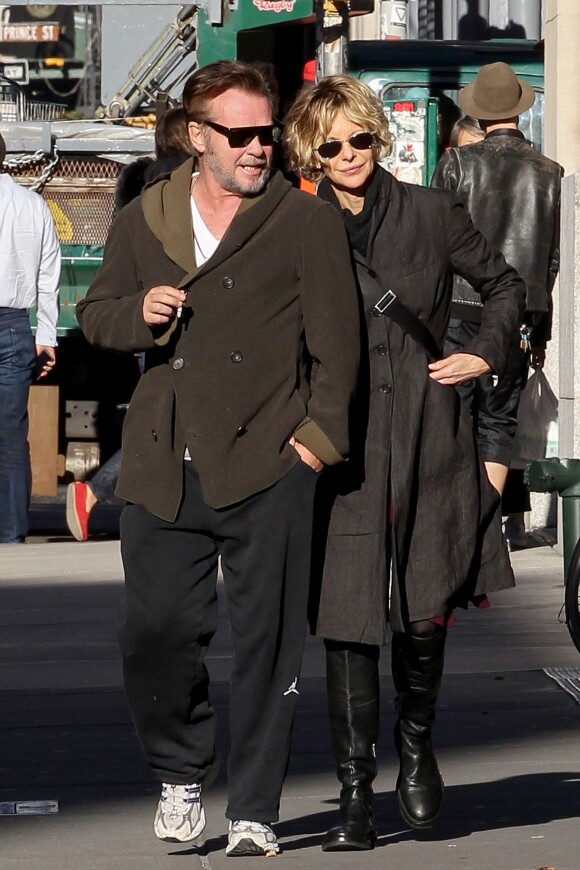 L'actrice Meg Ryan et le chanteur et musicien John Mellencamp de nouveau ensemble, se promenant à New York le 10 novembre 2014