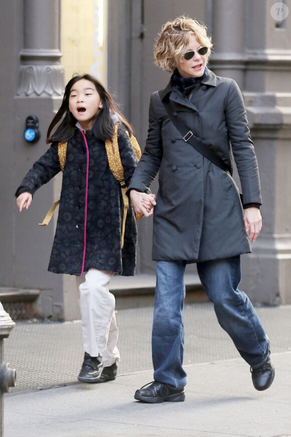 Meg Ryan avec sa fille Daisy, rentrant de l'école le 21 octobre 2014 à New York