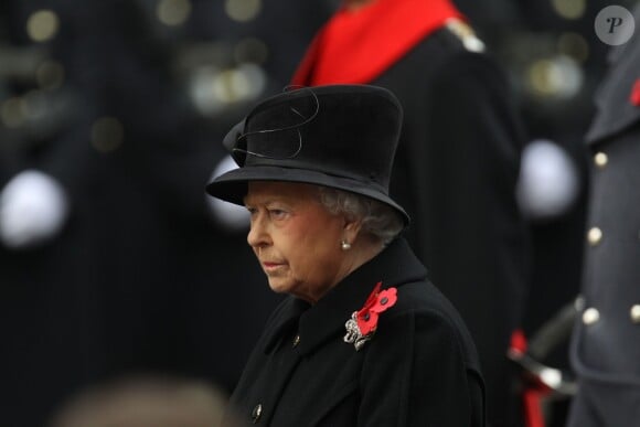 La reine Elizabeth II lors de la célébration du remembrance sunday le novembre 2014 au Cénotaphe de Whitehall, à Londres.