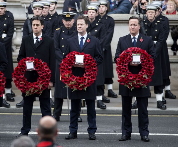 Ed Miliband, Nick Clegg, David Cameron lors de la célébration du remembrance sunday le  novembre 2014 au Cénotaphe de Whitehall, à Londres.
