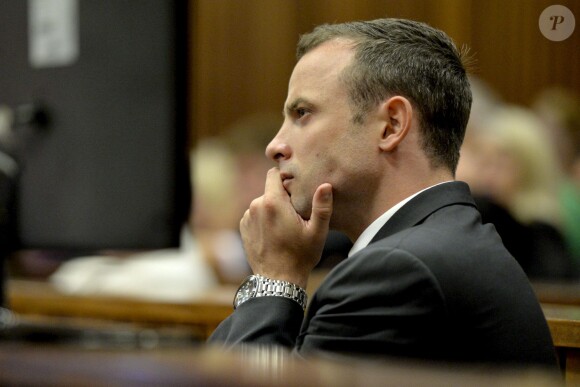 Oscar Pistorius lors de son procès pour le meurtre de Reeva Steenkamp, le 3 mars 2014 au tribunal de Pretoria
