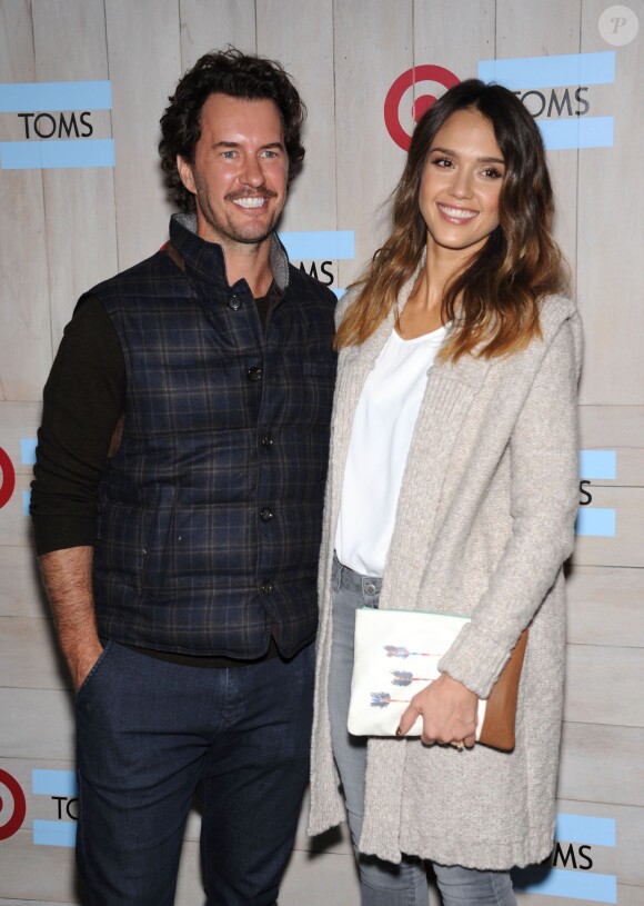 Blake Mycoskie et Jessica Alba assistent à la soirée de lancement de la collection TOMS for Target à Culver City. Le 12 novembre 2014.