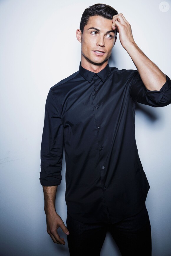 Photo : Cristiano Ronaldo jouant les mannequins pour sa marque CR7. -  Purepeople