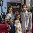 Matthew McConaughey et sa famille, Camila Alves, Levi McConaughey, Livingston McConaughey et Vida McConaughey sur le Hollywood Walk of Fame à Los Angeles, le 17 novembre 2014.