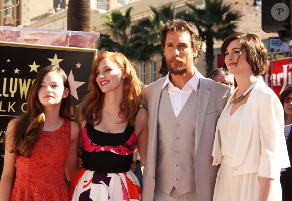 Mackenzie Foy, Matthew McConaughey, Anne Hathaway, Jessica Chastain - Matthew McConaughey reçoit son étoile sur le Walk of Fame à Hollywood, le 17 novembre 2014.