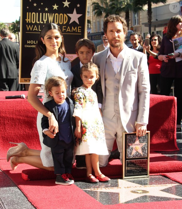 Camila Alves, Matthew McConaughey, Levi McConaughey, Livingston McConaughey, Vida McConaughey - Matthew McConaughey reçoit son étoile sur le Walk of Fame à Hollywood, le 17 novembre 2014.