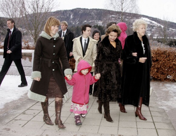 La princesse Kristine Bernadotte (à droite) à Lommedalen lors de Noël 2007 avec la famille royale de Norvège.