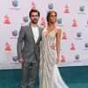 Le chanteur Juanes et son épouse Karen Martinez sur le tapis rouge des Annual Latin Grammy Awards au MGM Grand Garden Arena à Las Vegas, le 20 novembre 2014.