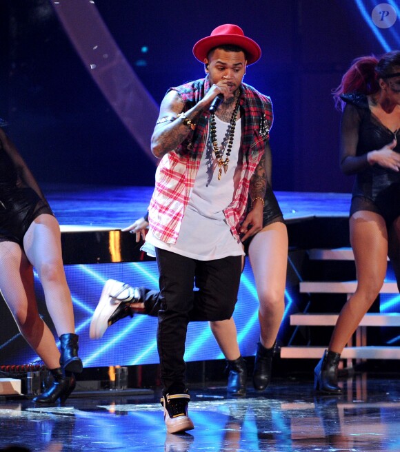 Chris Brown sur la scène des Annual Latin Grammy Awards au MGM Grand Garden Arena à Las Vegas, le 20 novembre 2014.