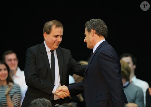 Nicolas Sakozy et Roger Karoutchi lors de son meeting à Boulogne-Billancourt le 25 novembre 2014