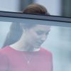 Kate Middleton, regagnant sa voiture après sa mission pour l'EACH dans le Norfolk, le 25 novembre 2014, n'a pu contenir plus longtemps ses larmes après une rencontre bouleversante...