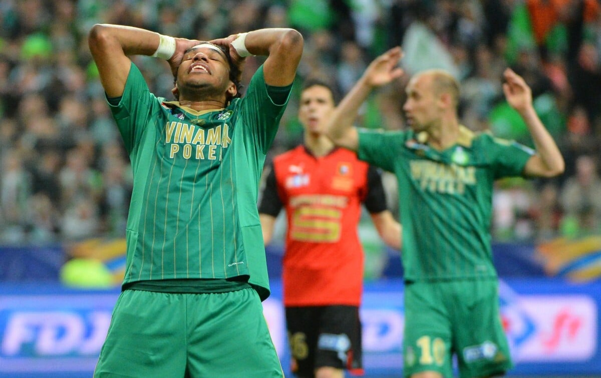 Écharpe De Foot ASSE / Stade Rennais - Finale Coupe De La Ligue 2013 - Bon état