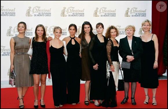 Plus belle la vie - Hélène Médigue, Dounia Coesens, Aurélie Waneck, Laetitia Milot, Juliette Chêne, Cécilia Hornus, Sylvie Flepp, Colette Renard, Rebecca hampton - Festival de Monte-Carlo en 2005.