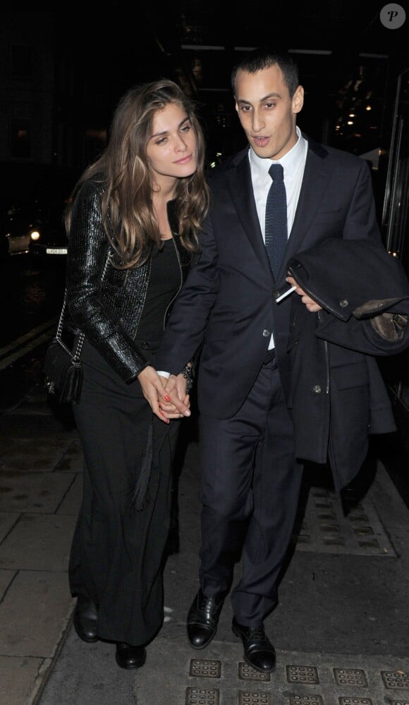 Elisa Sednaoui et Alex Dellal au dîner Chanel ''La petite robe noire'' à Londres en octobre 2012