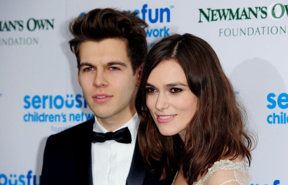 Keira Knightley et son époux James Righton à Londres le 3 décembre 2013.