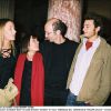 Philippe Geluck avec sa femme Dany et leurs enfants Antoine et Lola lors de l'exposition 'Le Chat s'expose' à Paris le 28 octobre 2003
