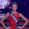 Miss Alsace défile lors de la cérémonie de Miss France 2015 sur TF1, le samedi 6 décembre 2014.