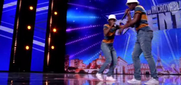 Numéro de rap de Romuald et de son jumeau - "La France a un incroyable talent 2015" sur M6. Episode 1 diffusé le 9 décembre 2014.