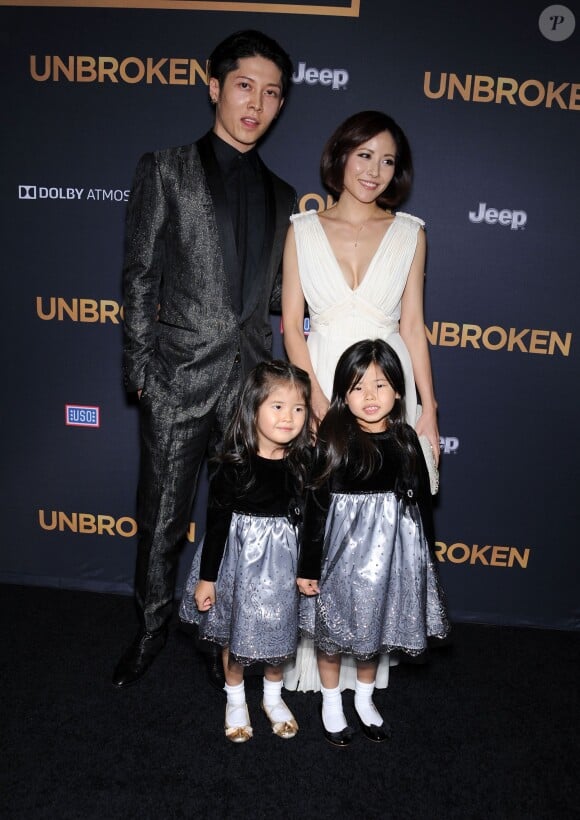 Miyavi en famille à la première du film "Unbroken" à Hollywood, le 15 décembre 2014.
