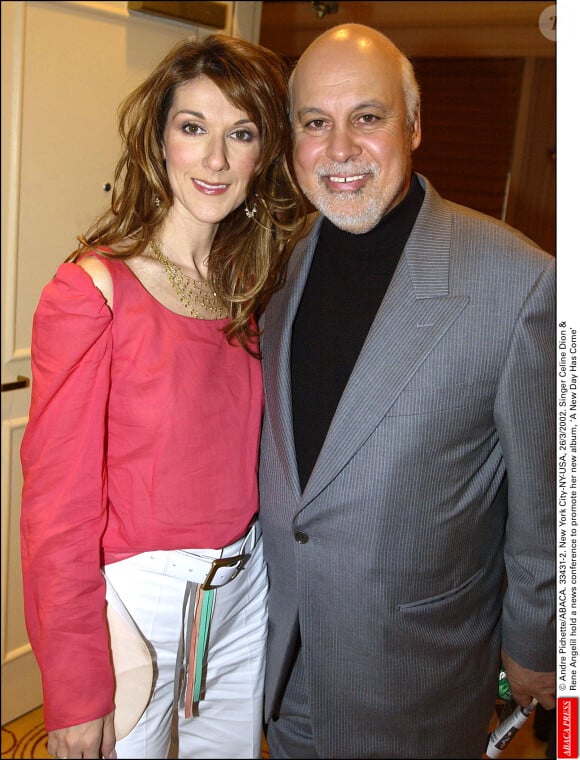 Céline Dion et René Angélil donnent une conférence de presse pour la sortie du disque A new day has come, le 28 mars 2002 à New York