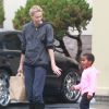 Exclusif - Charlize Theron se rend à la pharmacie avec son fils Jackson à West Hollywood, le 16 décembre 2014