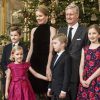 Le roi Philippe et la reine Mathilde de Belgique assistaient le 17 décembre 2014, avec leurs enfants Elisabeth, Gabriel, Emmanuel et Eléonore, au traditionnel concert de Noël, au palais royal, dédié à la mémoire de la défunte reine Fabiola.