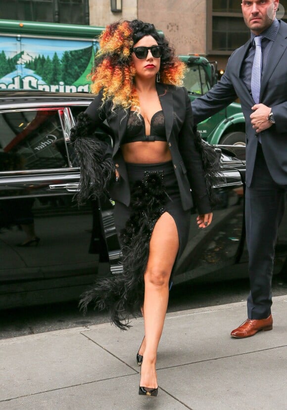 Lady Gaga va faire du shopping chez Cartier à New York, le 2 décembre 2014. 
